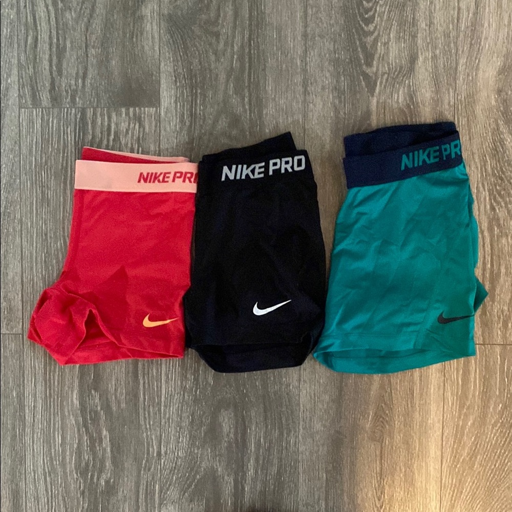 NIKE Pro Bundle